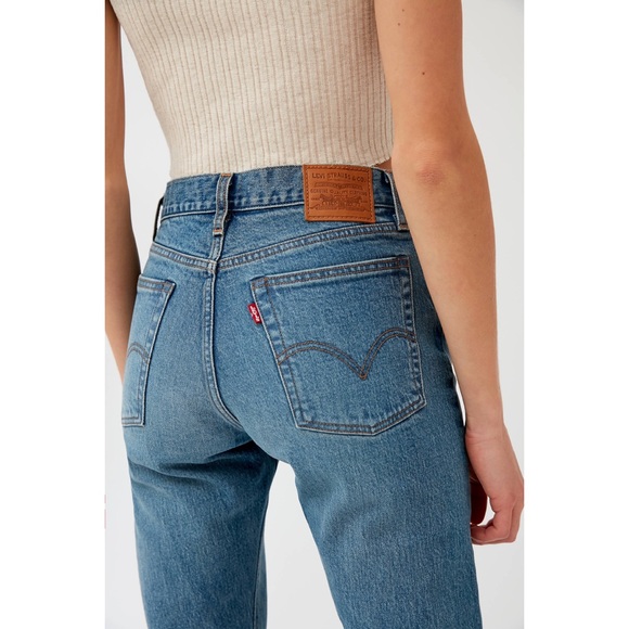 LEVI'S® PREMIUM Wedgie Fit Women's Jeans - Picture 7 of 10